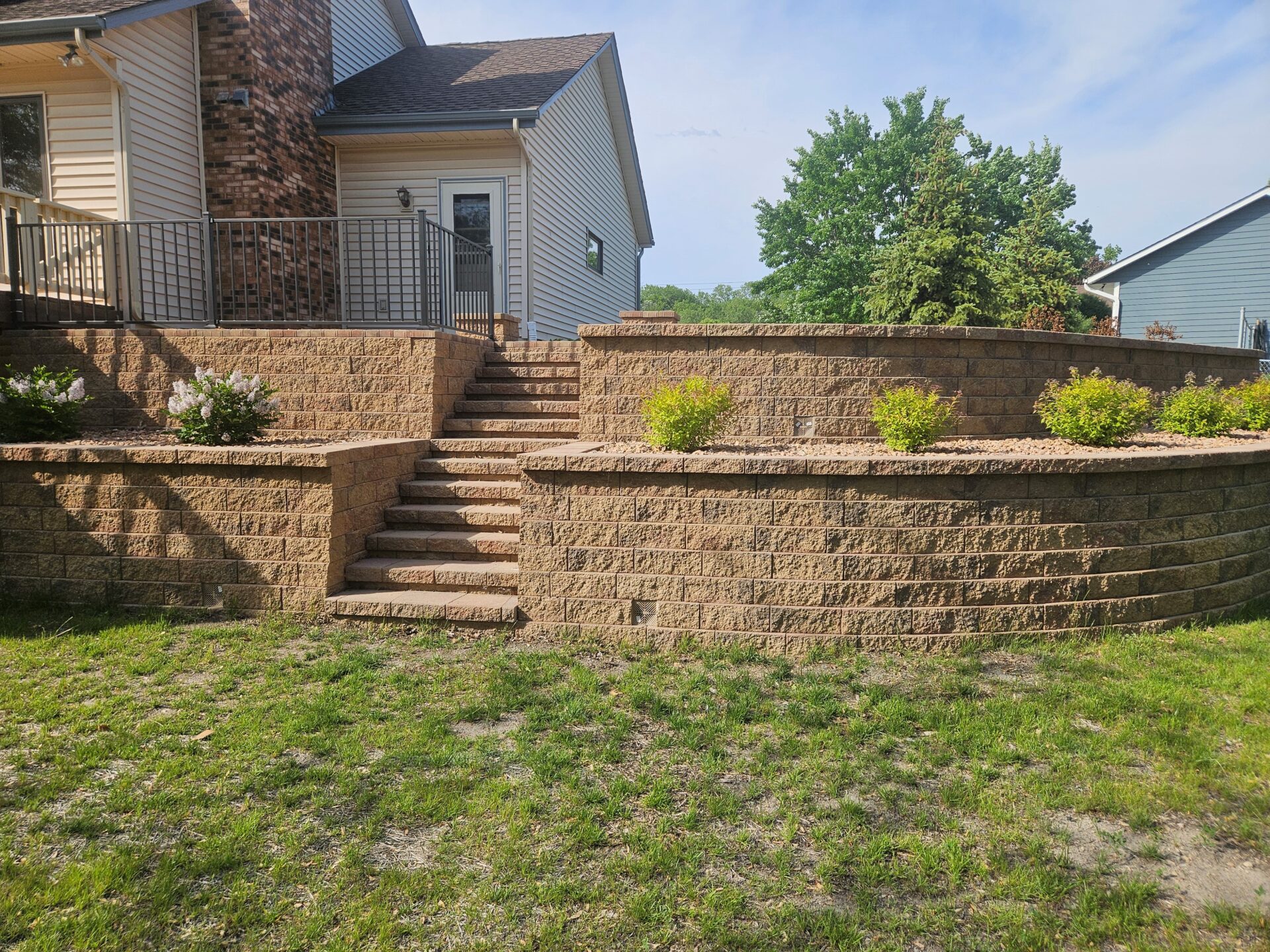 Retaining Wall With Grass